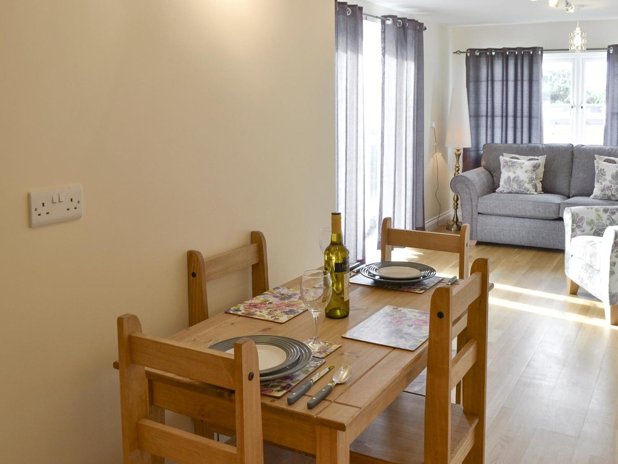 Lindum Leys Villa Saint Hilary  Ngoại thất bức ảnh